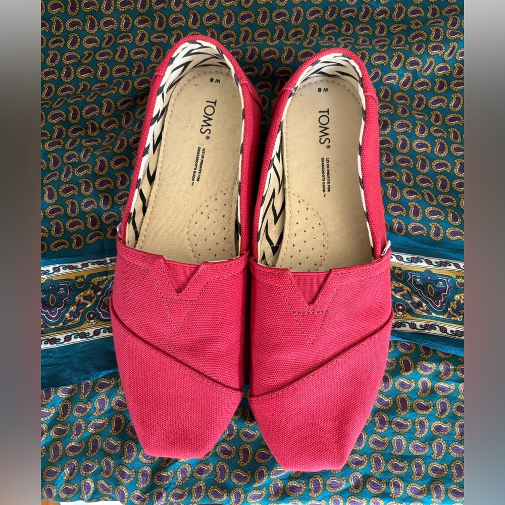 Toms Red Canvas Alpargata Slip-Ons - Picture 2 of 9